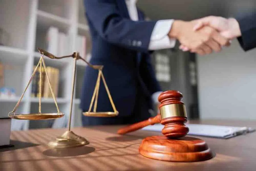 Injury Attorneys Manage Complex Negotiations to Maximize Financial Recovery for Clients