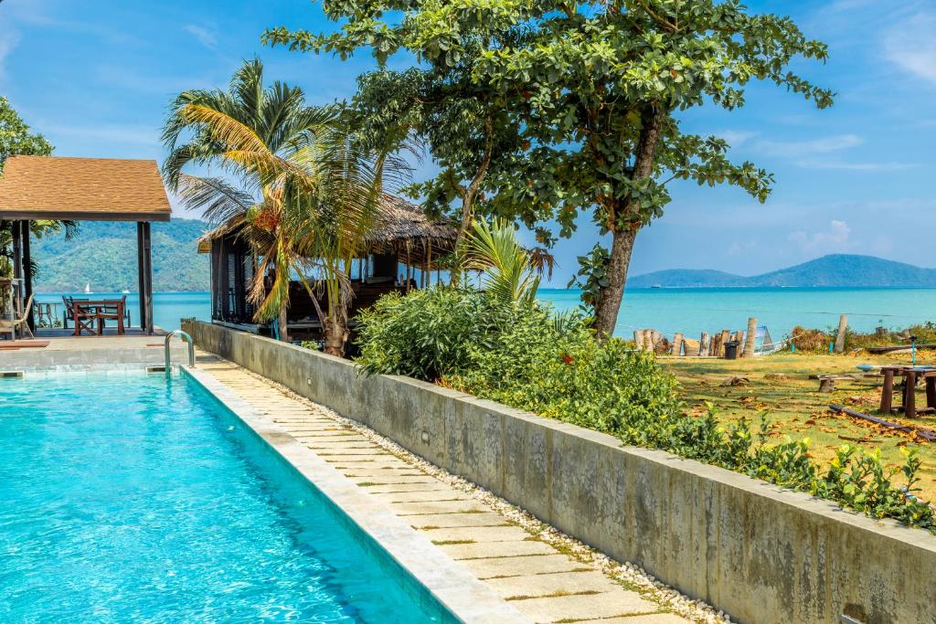 beachfront villa in phuket